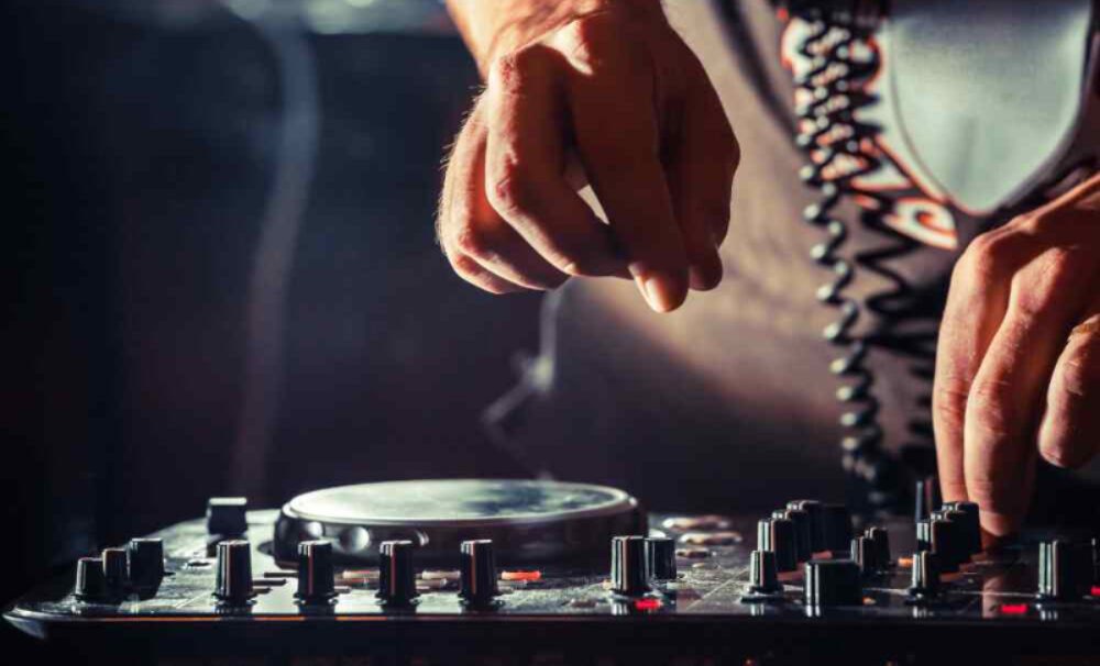 How to get dj gigs